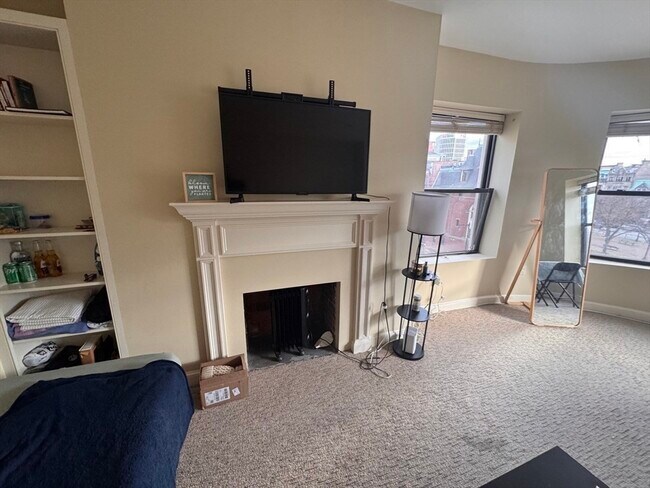 Photo - 636 Beacon St Unit 404