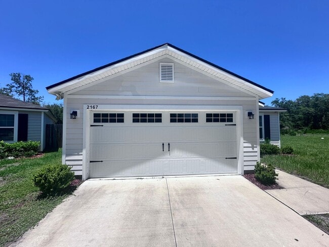 Building Photo - Gorgeous 4-Bedroom Home with Granite Counters & 2-Car Garage