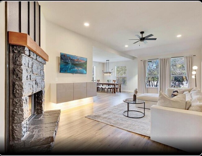 Photo - 405 Alva Dr
