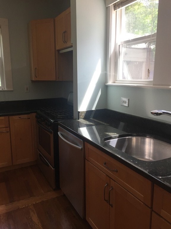 Photo - 1094 Centre St