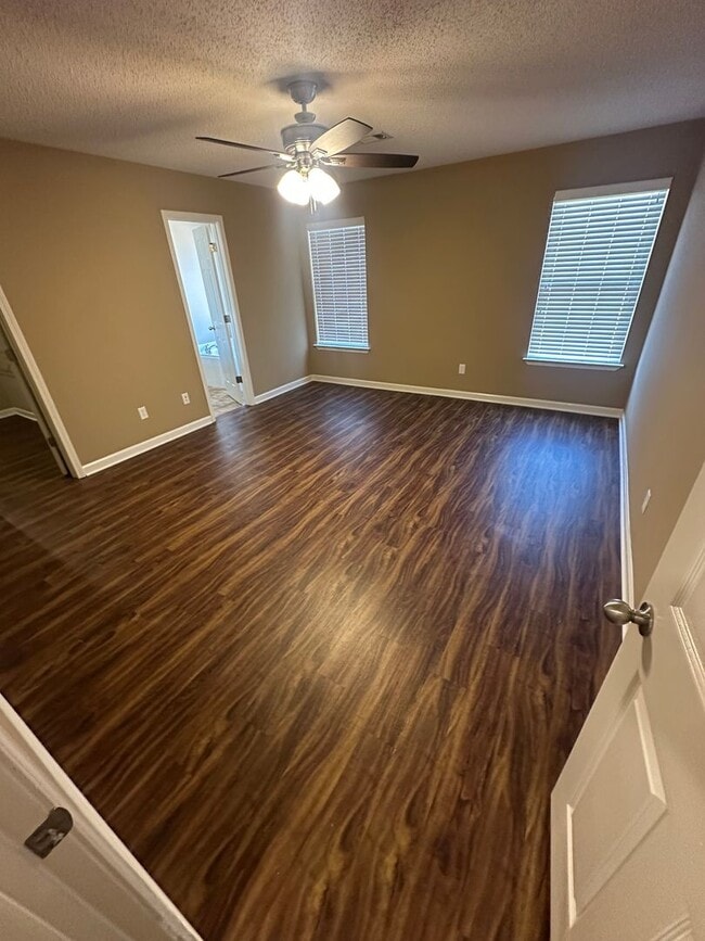 Photo - 105 Willow Point Dr