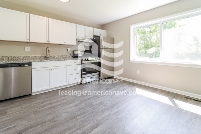 Photo - 4312 Moore St