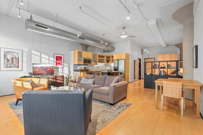 Photo - Stunning Pearl Loft with Washer/Dryer in Unit & Secure Parking