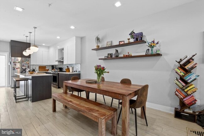 Photo - 722 E Thompson St