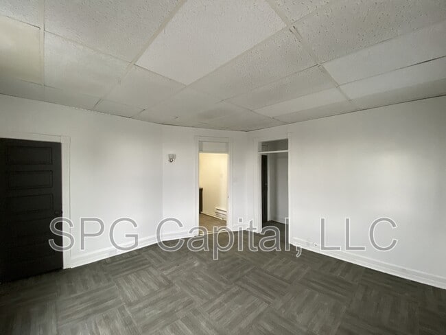 Photo - 29 W 3rd St