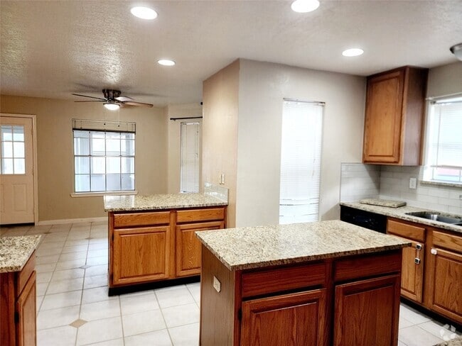 Building Photo - 10306 Jockey Club Dr Rental