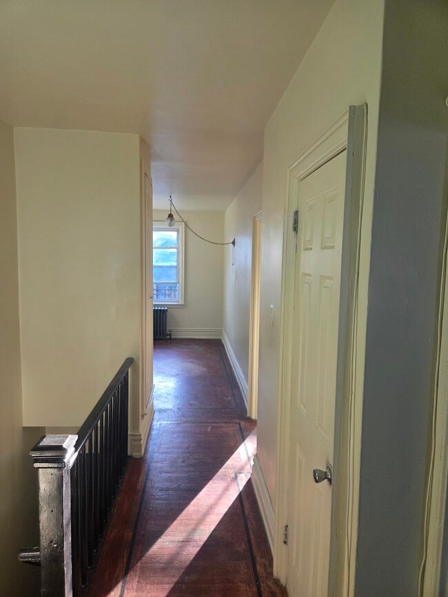 Photo - 1393 Troy Ave Unit pacious 2 Bedroom • Top Floor • Quiet Block
