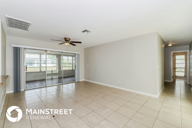 Photo - 19132 Coconut Rd