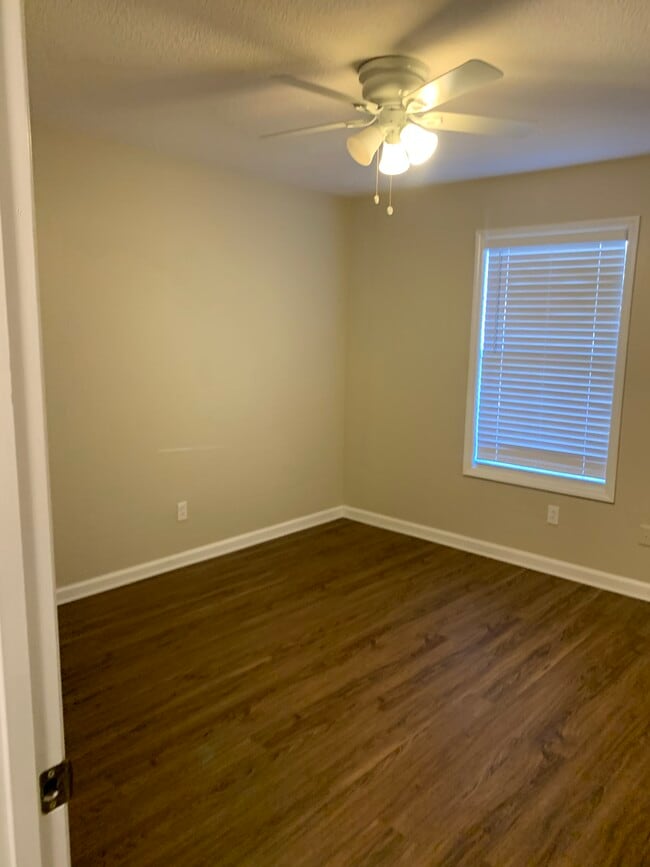 Photo - 1503 E College St