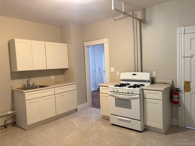 Photo - 77 Linden Ave