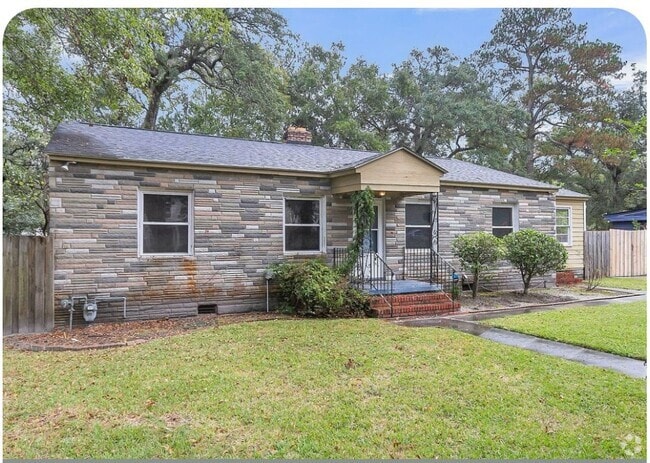 Building Photo - 16 Oak Forest Dr Rental