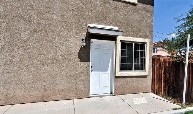 Building Photo - 701 Fourth St Unit C