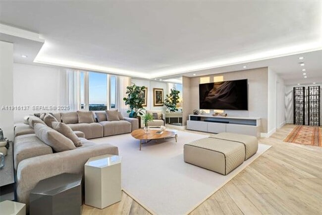 Building Photo - 2301 Collins Ave Unit 2301 Collins Ave appt 1432