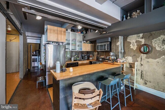 Photo - 144-50 W Laurel St Unit 201