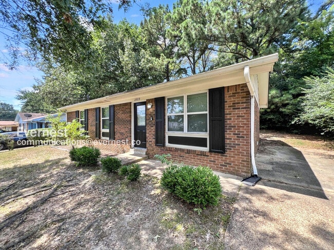 Building Photo - 2909 Caffey St Rental