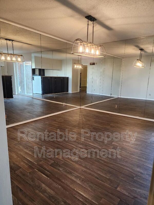 Photo - 6238 Wheaton Dr