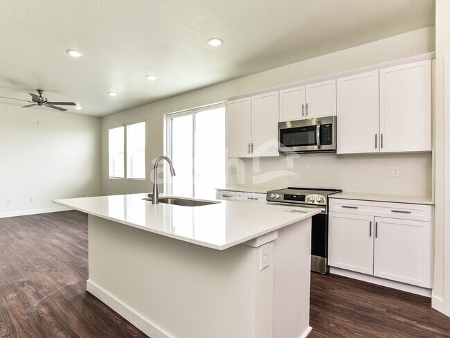 1108 E Daniel St