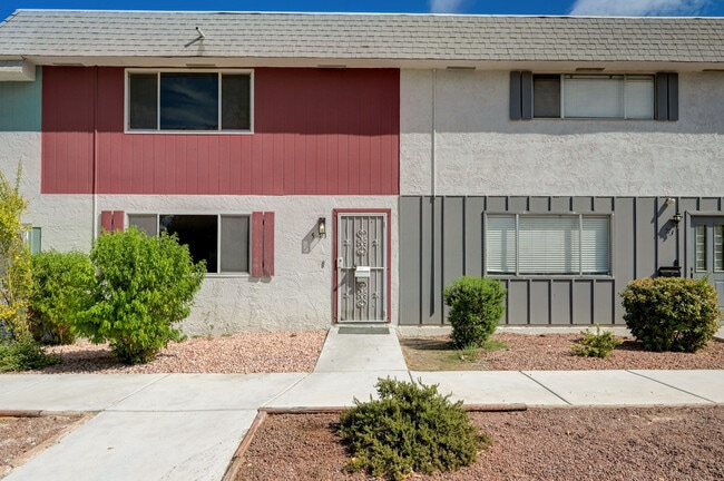 Photo - 571 Greenbriar Townhouse Way