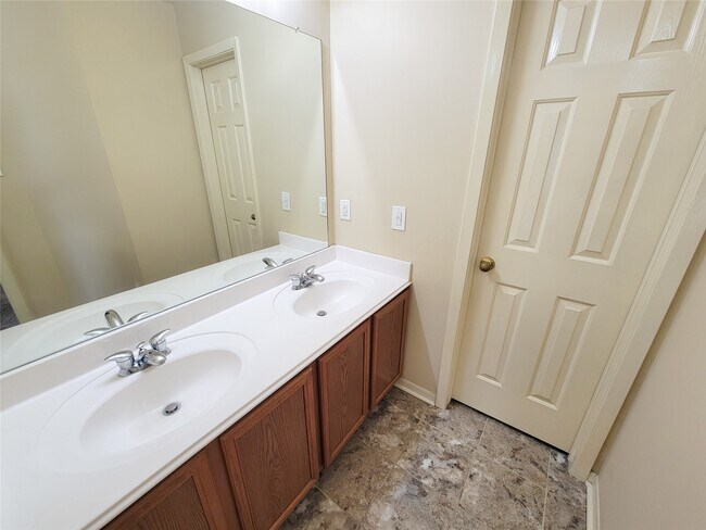 Photo - 19718 Byron Meadows Dr