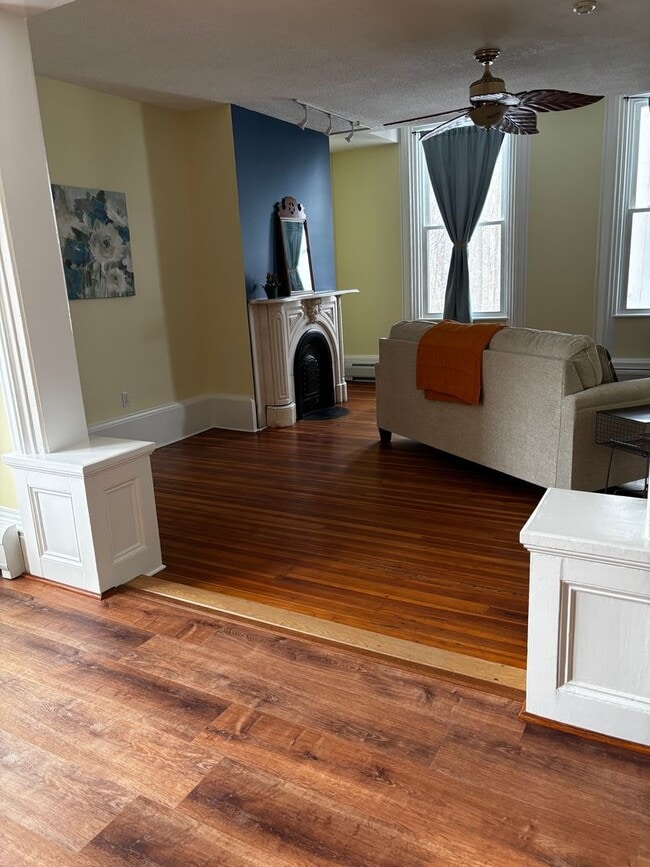 Photo - Centrally located 1 bedroom unit, flexible rental terms, partially furnished