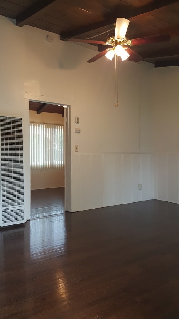 Building Photo - Charming 1bdr duplex with private yard and garage!