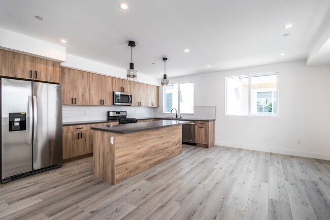 Photo - 4293 Tujunga Ave Townhome