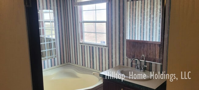 Photo - 69 Hilltop Rd