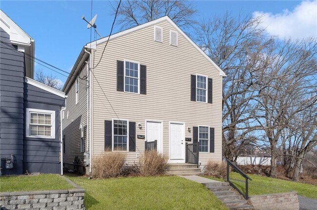 Photo - 180 Berkshire St