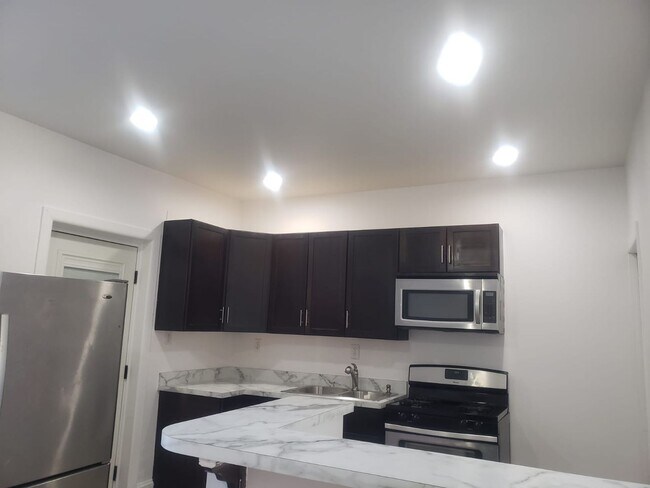 Photo - 409 E Orange St