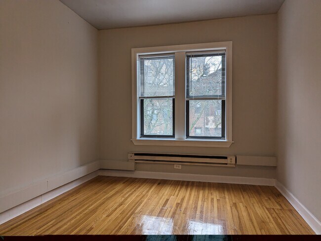 Photo - 3731 N Pine Grove Ave Unit 3728-E1