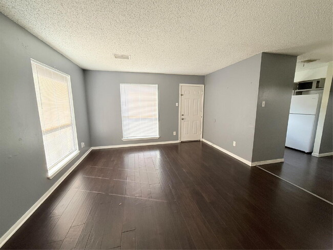 Photo - 2641 Santa Barbara Dr