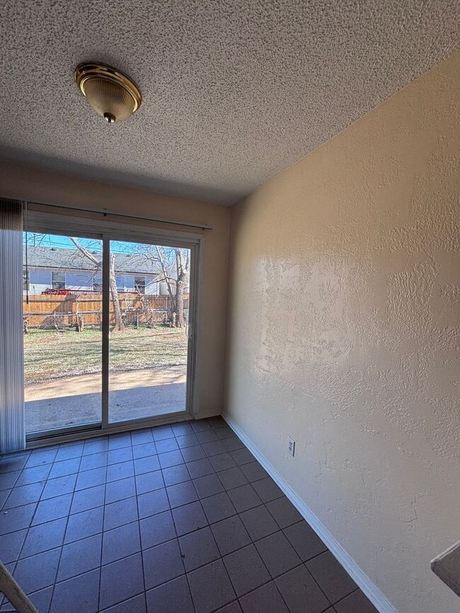 Photo - 2423 Kiowa Way