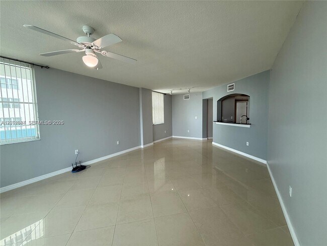 Photo - 9201 Collins Ave Unit 521