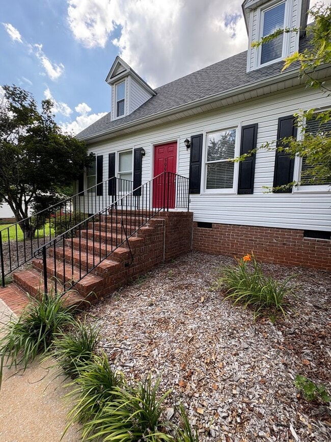 Lovely 3 Bedroom 2 Bath Home in Easley!! - Lovely 3 Bedroom 2 Bath Home in Easley!!