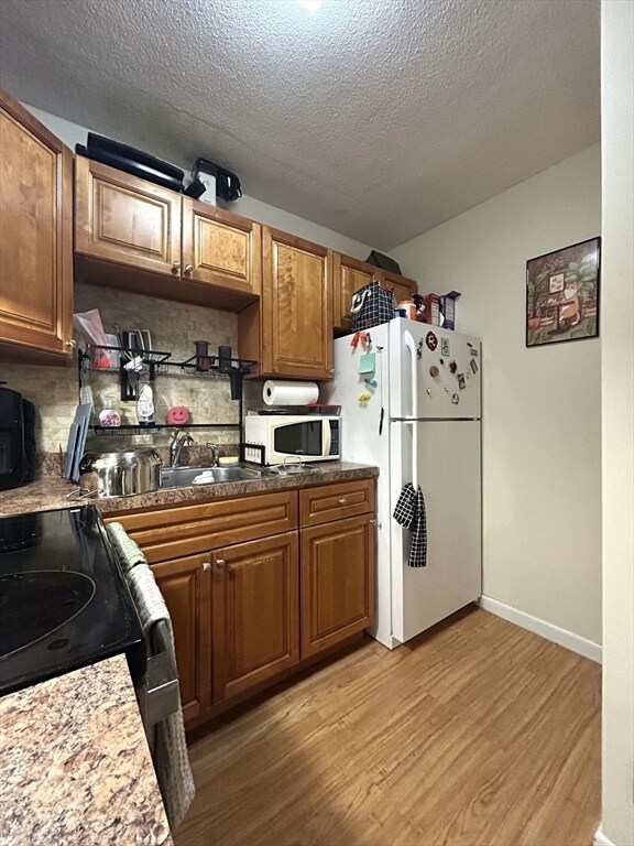 Photo - 720 Bennington St Unidad 104