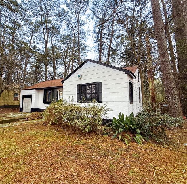 Photo - 757 Woodbury Rd