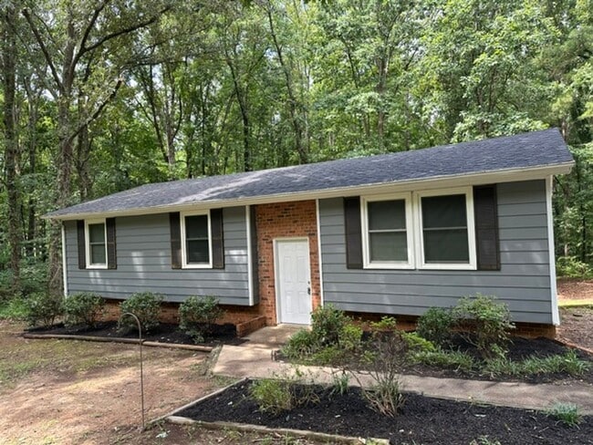 Building Photo - 3 Bedroom House in Powhatan