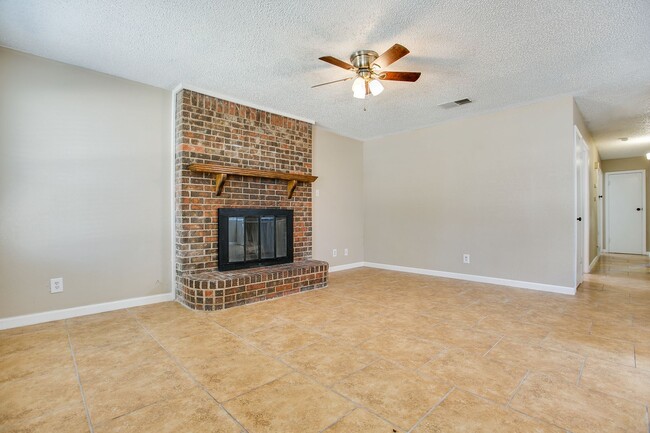 Photo - 4 Bedroom Home in Paulann!