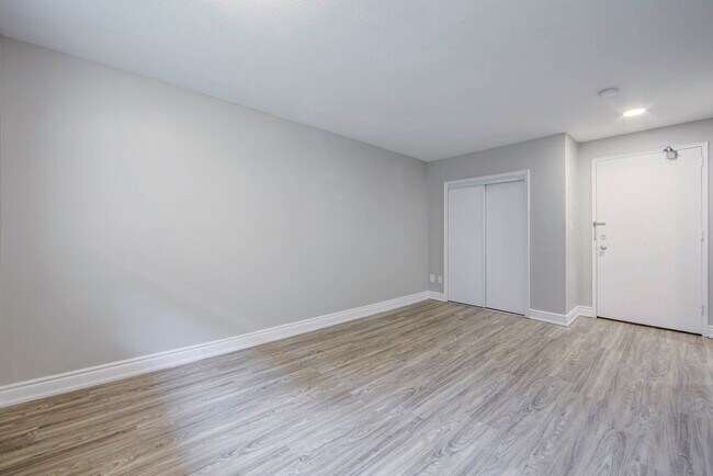 Photo - 2788 Keele St