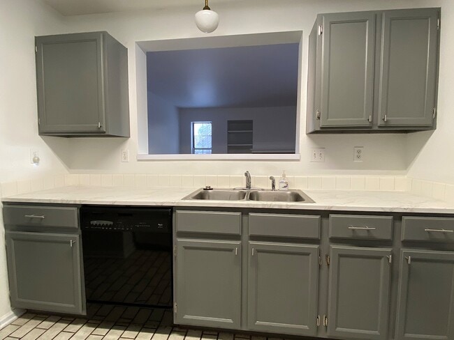 Photo - 2837 Dunbar Ave