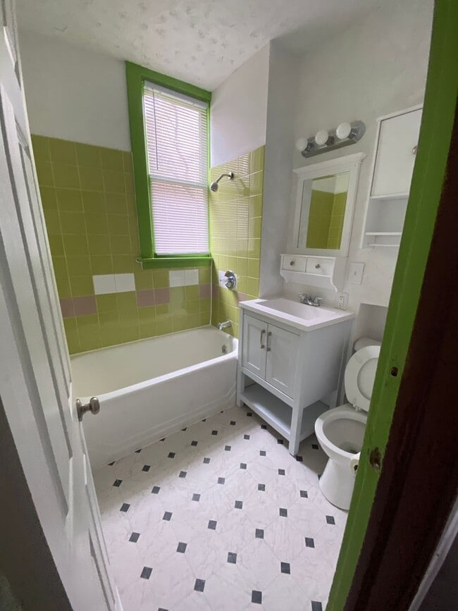 807 E Mission Ave Unit 807