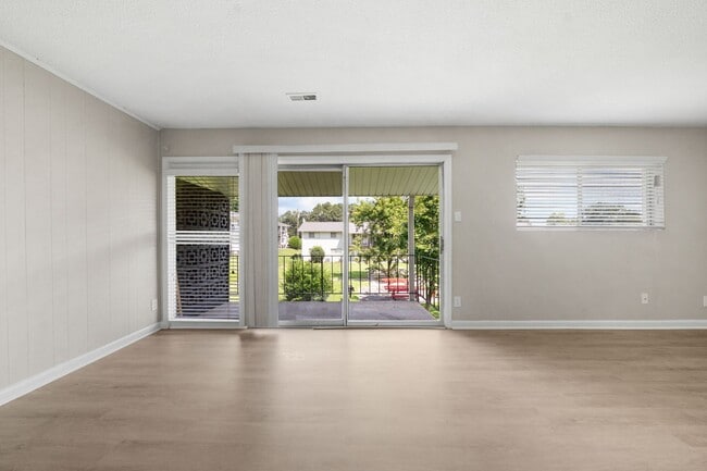 Photo - Monarch Apartments