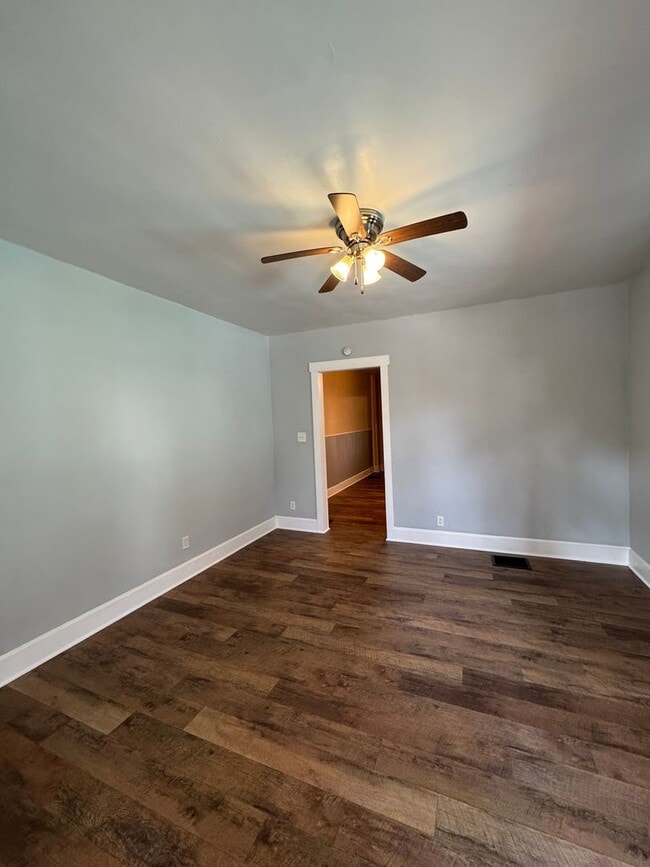 Photo - Parker 1318-20 Unidad 1320 N Parker Ave