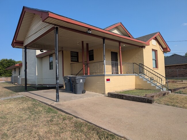 Building Photo - 7416 La Flor Ln