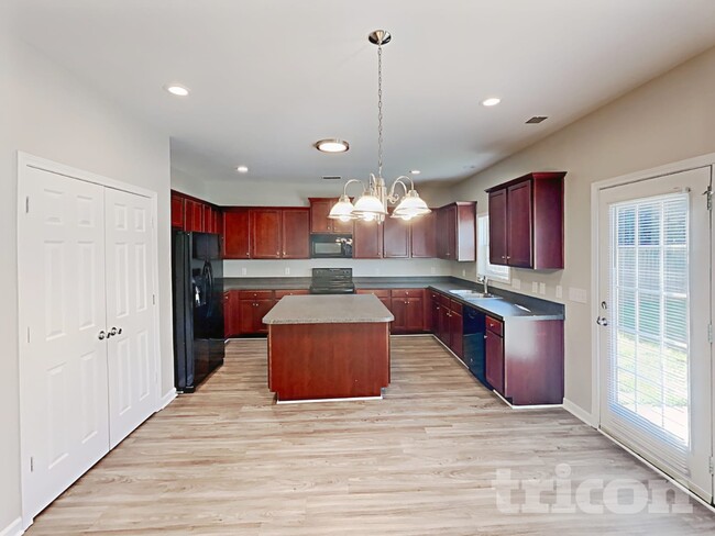 Photo - 1324 Pondhaven Dr
