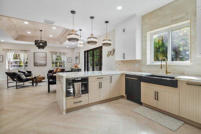 Photo - 1920 Spanish Trail