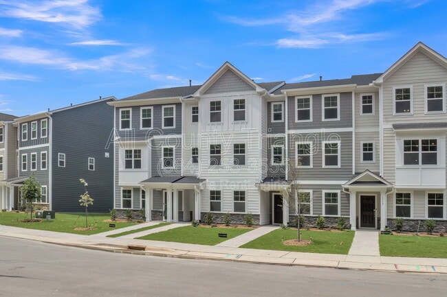 Photo - 1715 Chirping Trl