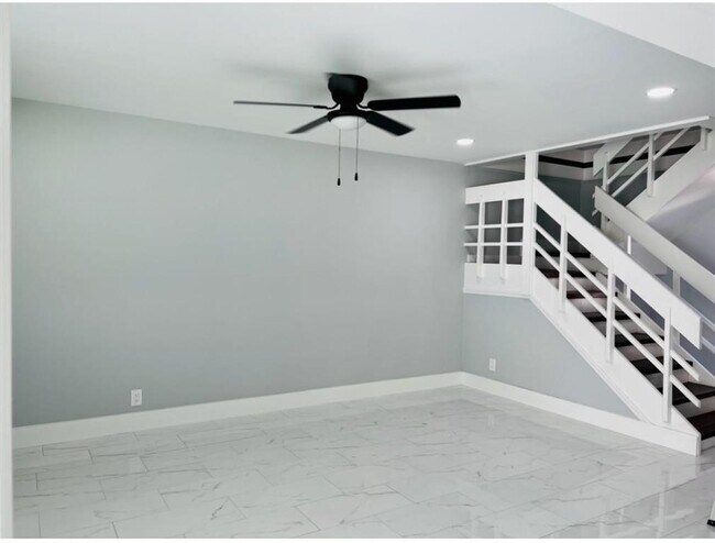 Photo - 314 Sunshine Dr