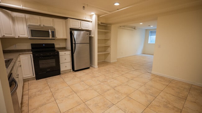 355 Pearl St Unit 3
