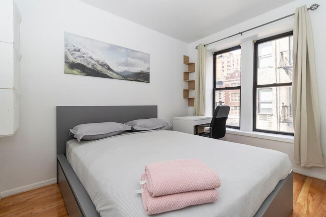 Building Photo - 247 E 94th St Rental
